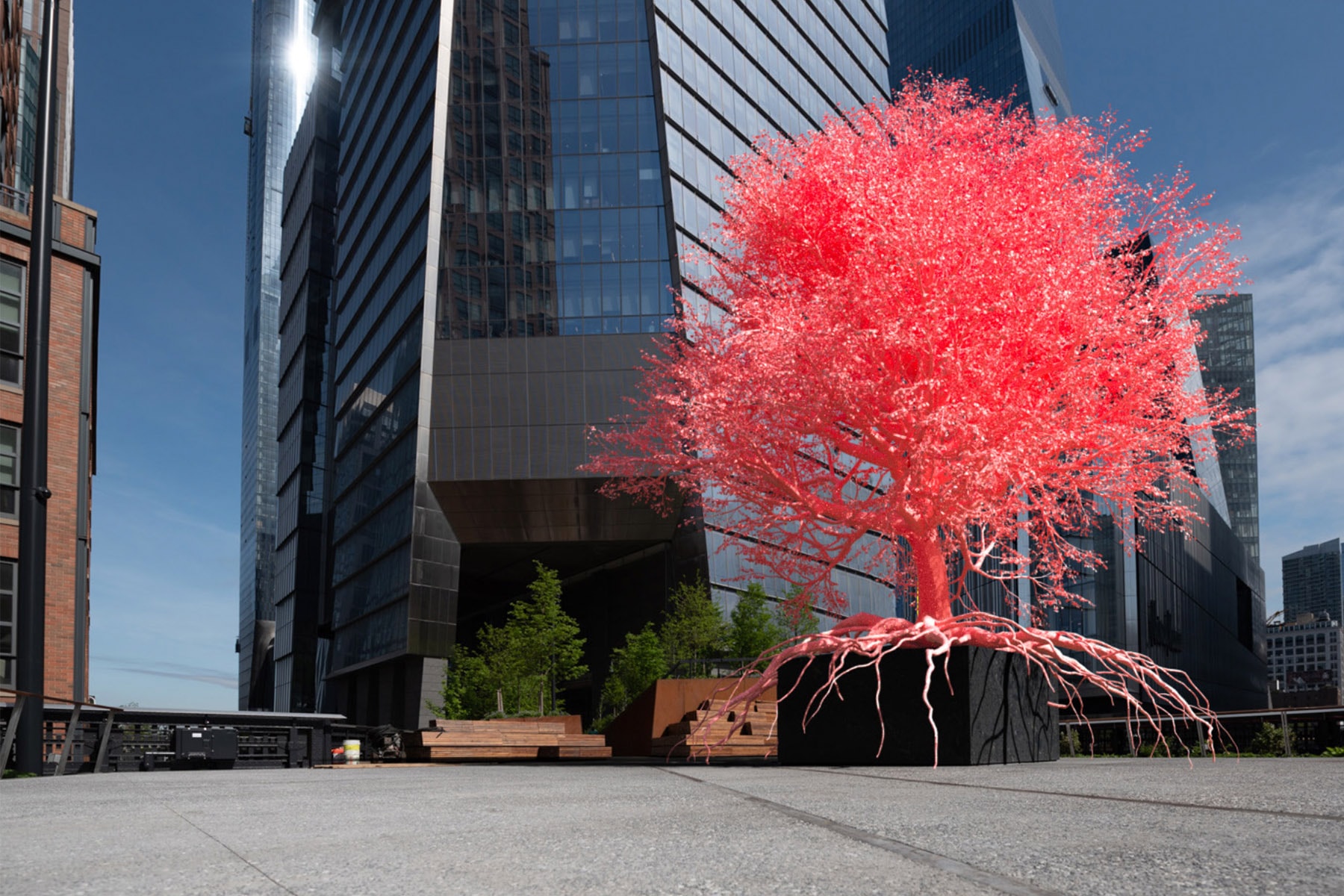 瑞士藝術家 Pamela Rosenkranz 全新作品《Old Tree》正式進駐紐約高線公園展區