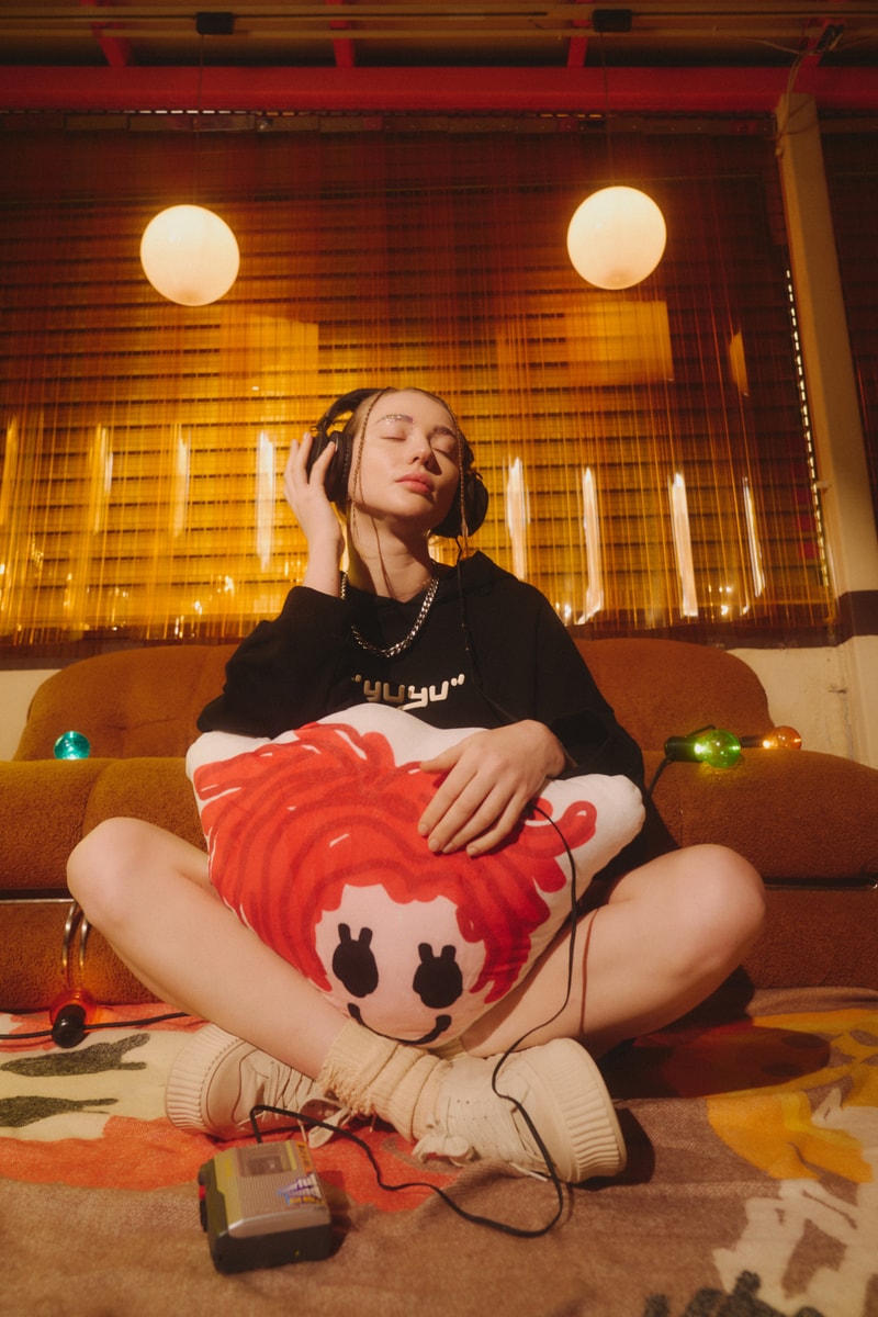 難得的收藏機會，新銳藝術家朱晨維 X YUYU ACTIVE 推出「YUniwonderland」塗鴉抱枕