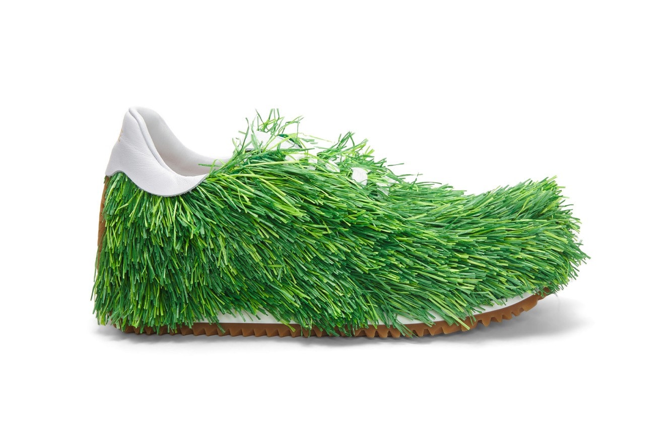 LOEWE 正式推出 2023 春夏系列草地造型運動鞋「Grass Sneaker」