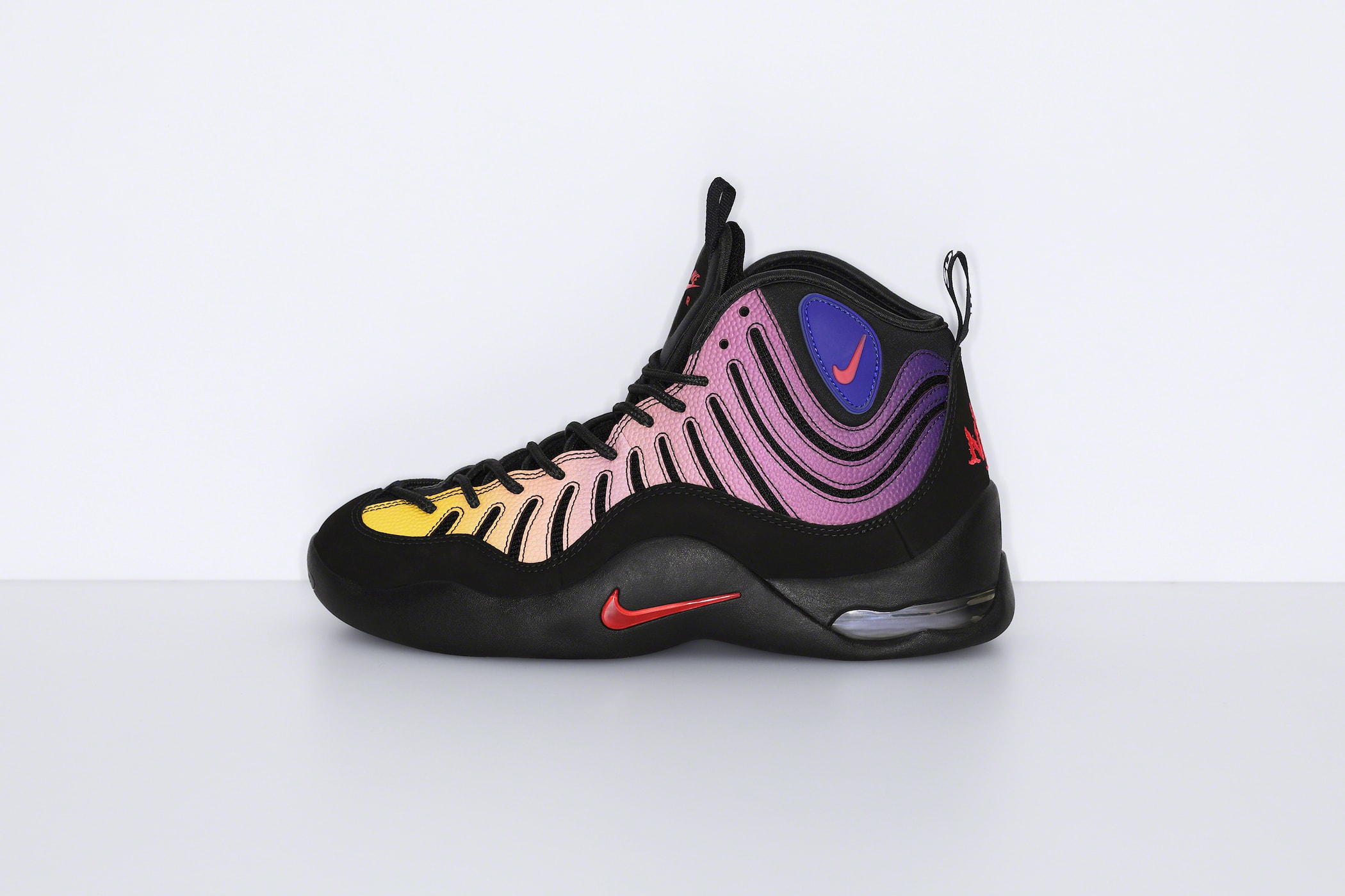 Supreme x Nike 全新 Air Bakin 聯名籃球鞋系列正式發布