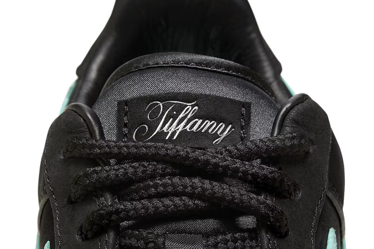 Tiffany & Co. x Nike Air Force 1 Low 最新聯名系列官方圖輯正式公開