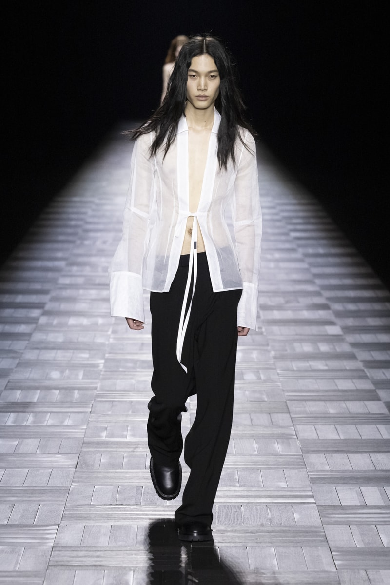 Ann Demeulemeester 2023 秋冬系列大秀正式登場