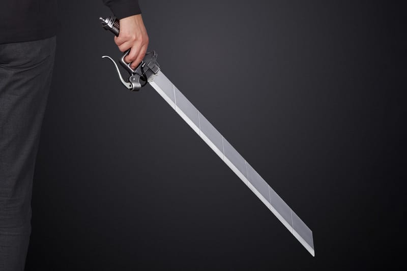 Bandai 推出《進擊的巨人》長達 88 公分 1:1 尺寸「超硬質刀」