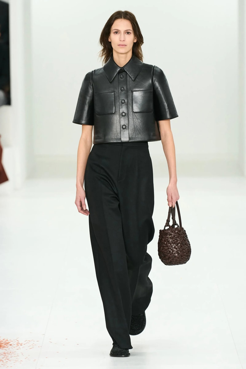 LOEWE 正式發佈 2023 秋冬女裝系列大秀