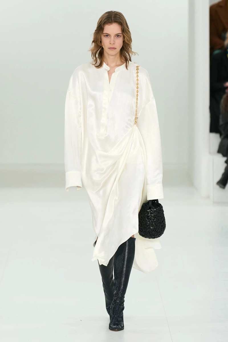 LOEWE 正式發佈 2023 秋冬女裝系列大秀