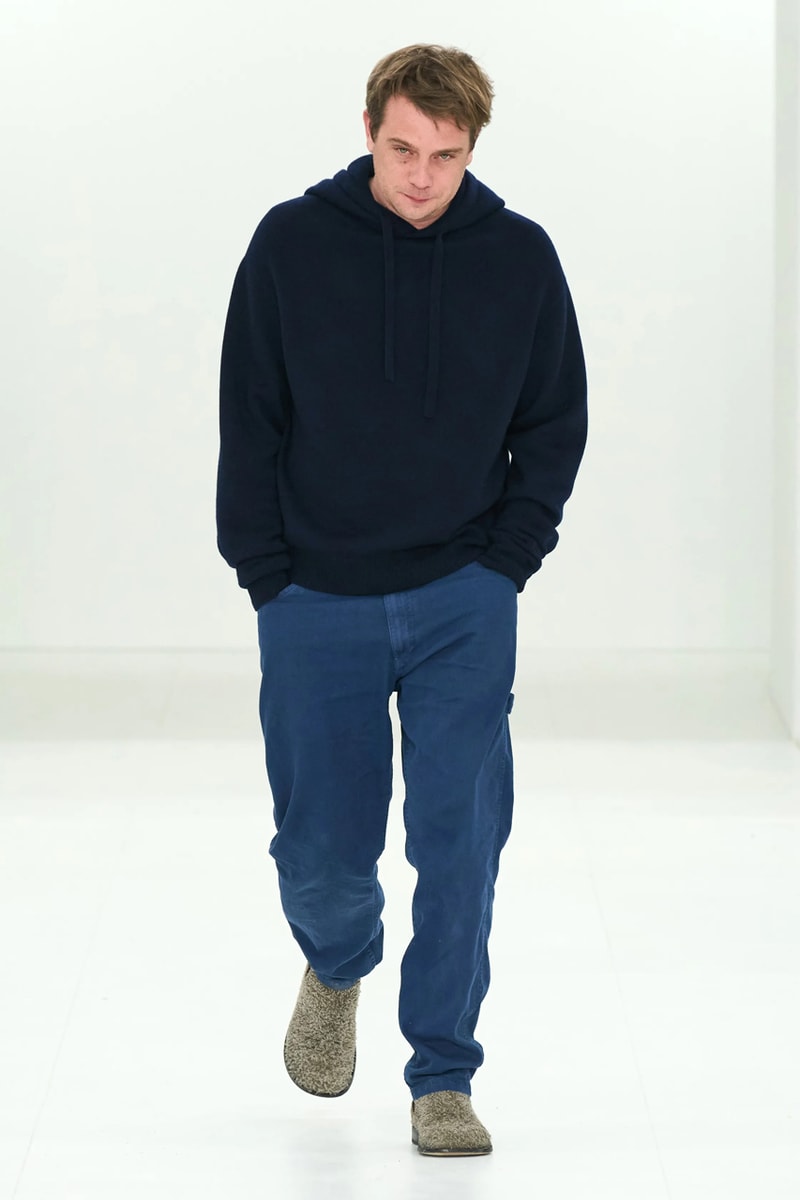LOEWE 正式發佈 2023 秋冬女裝系列大秀