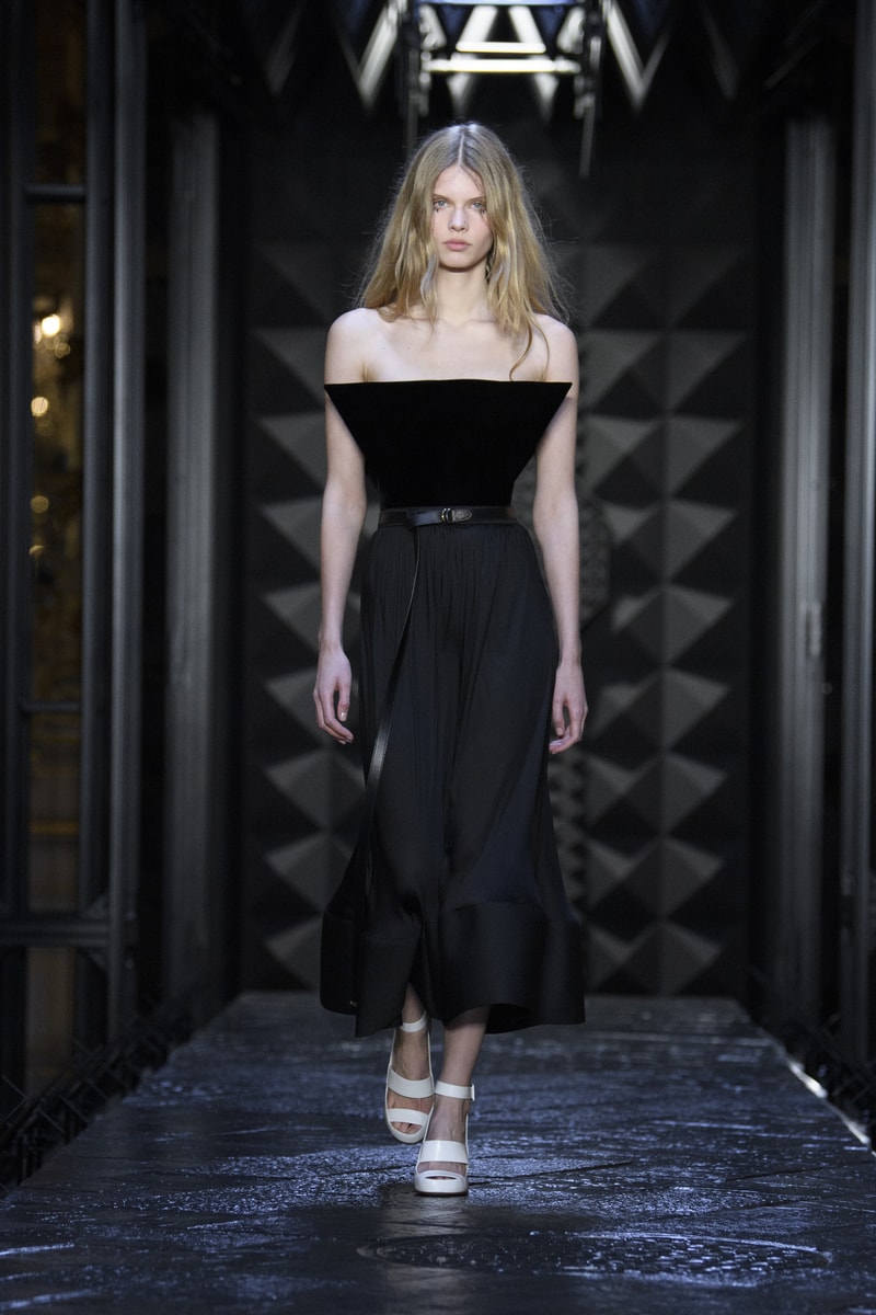 Louis Vuitton 2023 秋冬女裝系列大秀登場