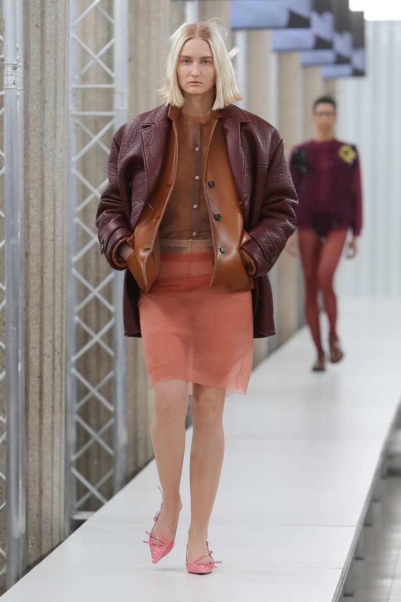 Miu Miu 正式發佈 2023 秋冬系列大秀《WAYS OF LOOKING》
