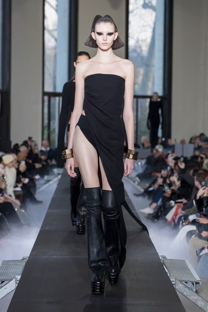 Rick Owens 正式發佈 2023 秋冬女裝系列大秀