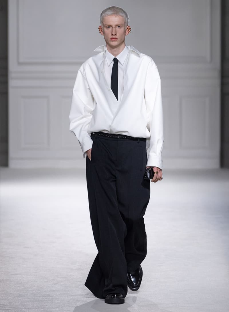 Valentino 正式發表 2023 秋冬系列大秀「Black Tie」