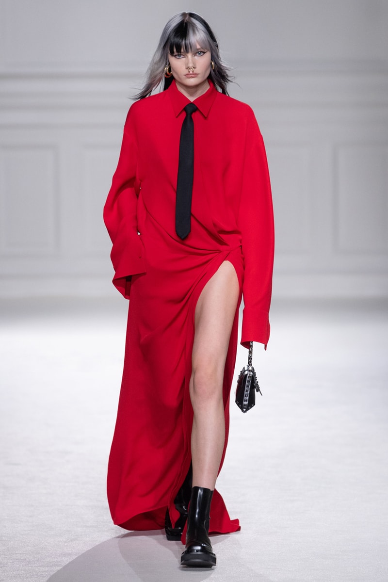 Valentino 正式發表 2023 秋冬系列大秀「Black Tie」