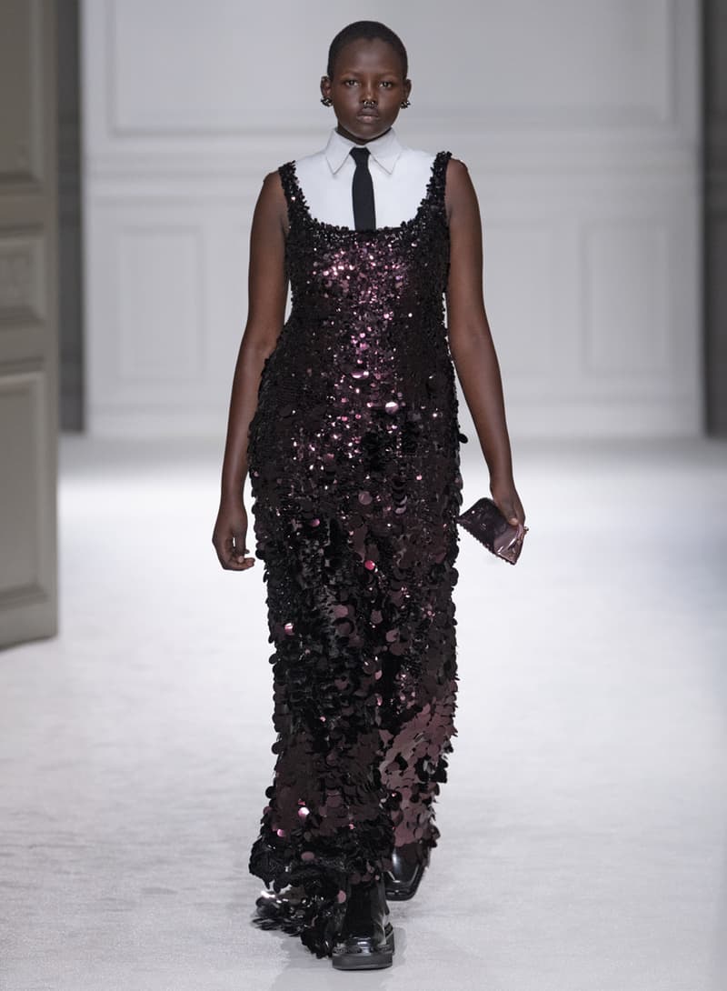 Valentino 正式發表 2023 秋冬系列大秀「Black Tie」