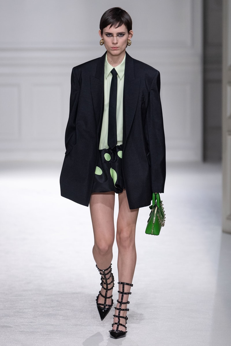 Valentino 正式發表 2023 秋冬系列大秀「Black Tie」