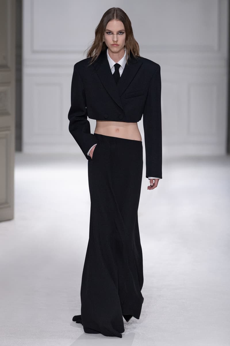 Valentino 正式發表 2023 秋冬系列大秀「Black Tie」