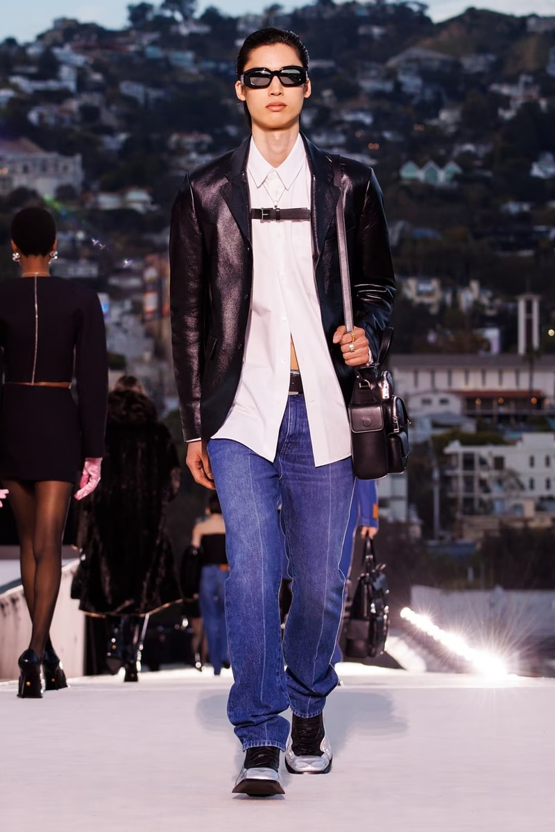 Versace 2023 秋冬系列大秀正式登場