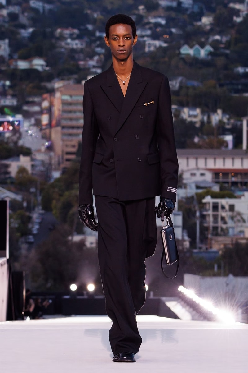 Versace 2023 秋冬系列大秀正式登場