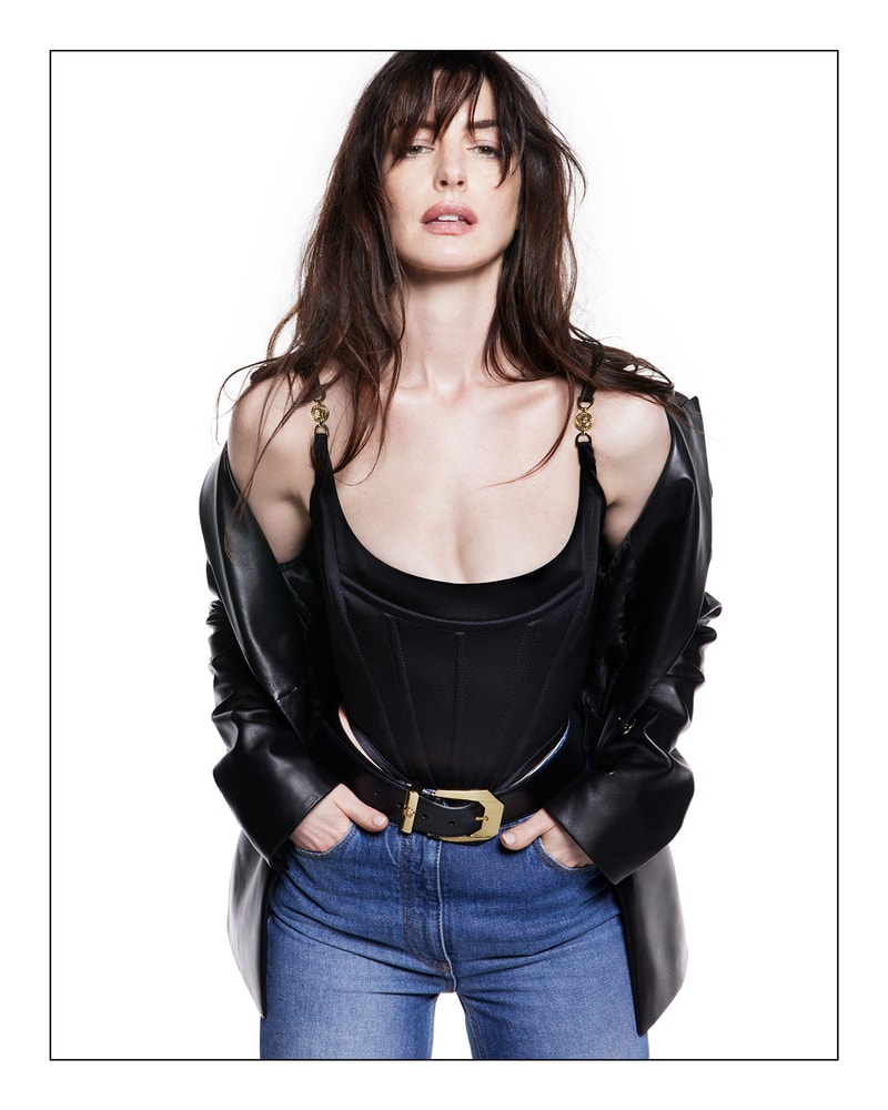 Anne Hathaway、李宇春出鏡 Versace ICONS 最新系列形象大片