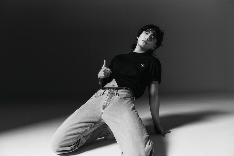 BTS 成員柾國出鏡演繹 Calvin Klein 標誌性單品