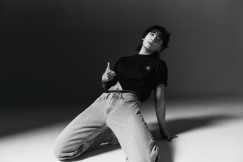 BTS 成員柾國出鏡演繹 Calvin Klein 標誌性單品