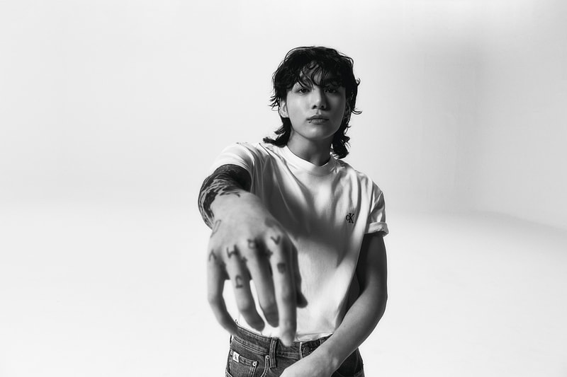 BTS 成員柾國出鏡演繹 Calvin Klein 標誌性單品