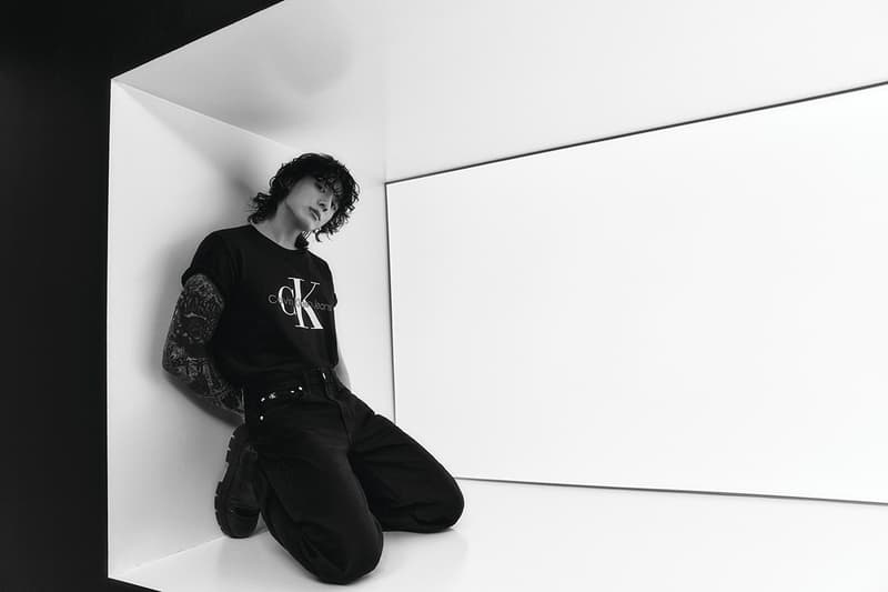 BTS 成員柾國出鏡演繹 Calvin Klein 標誌性單品