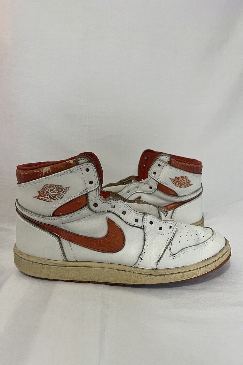 全套 1985 年 Air Jordan 1 OG 元祖系列球鞋現正拍賣中
