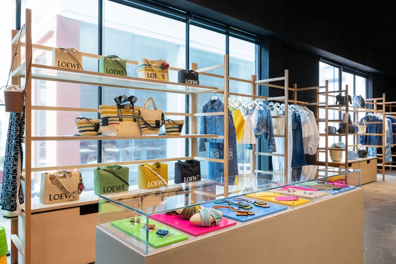 率先走進 LOEWE Paula’s Ibiza 台北期間限定店