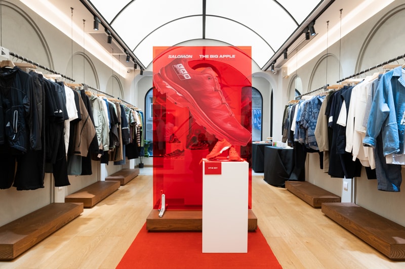 率先走進 SALOMON 聯手買手店 THE BIG APPLE 開設「XT-6 10Y」10 週年特展