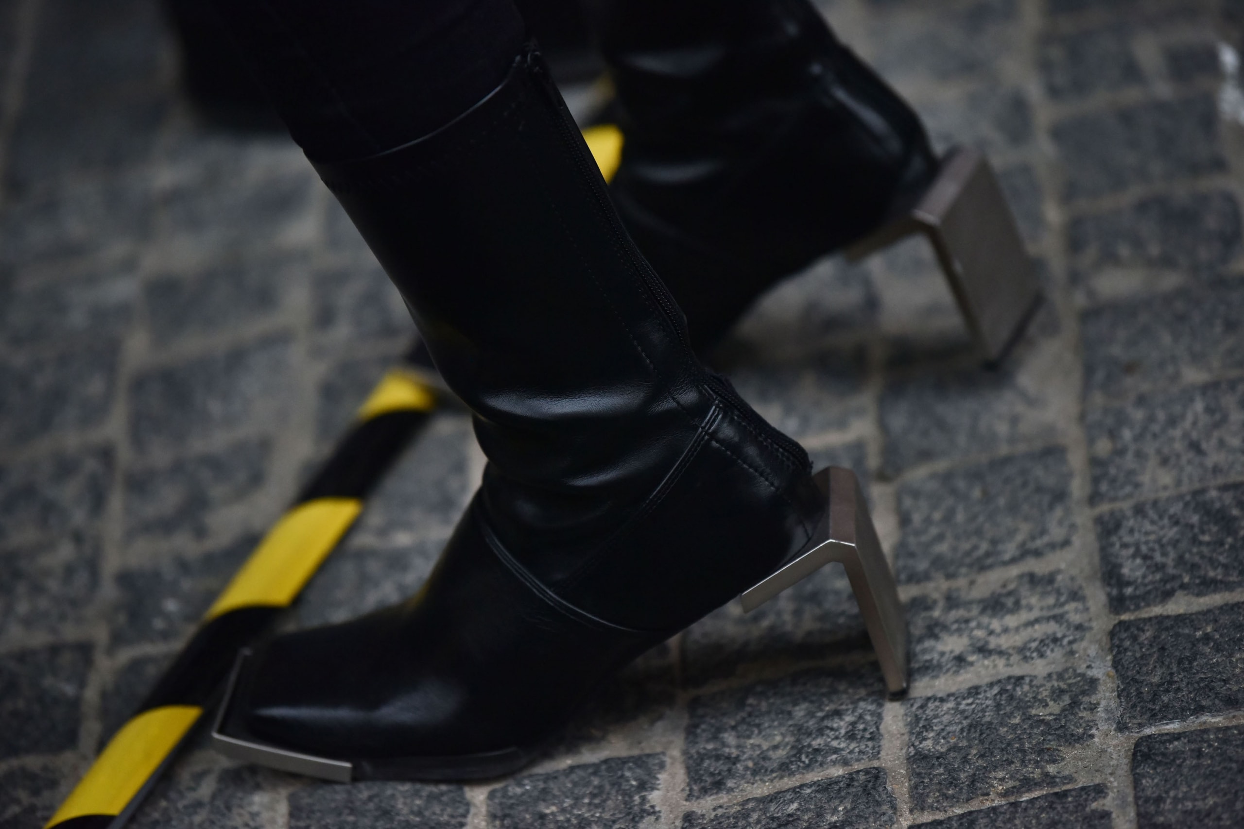 Street Style: 2023 秋冬上海時裝週街頭鞋款趨勢