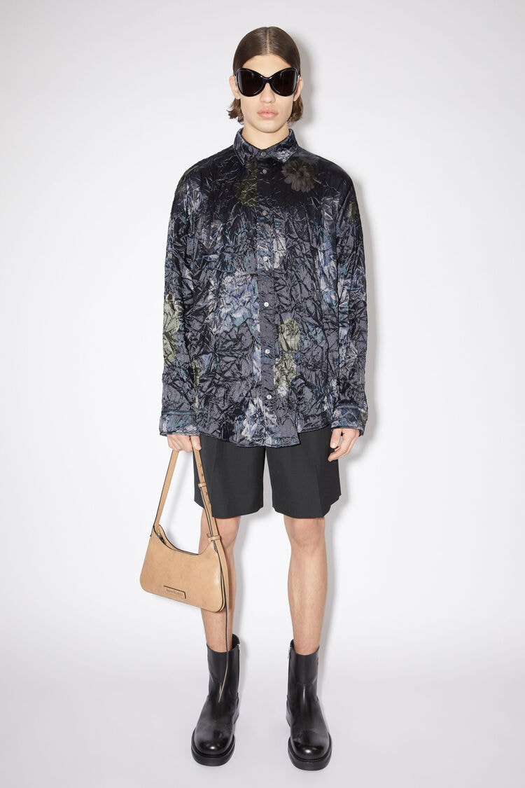 Acne Studios 正式推出全新 Platt Crackle 包袋