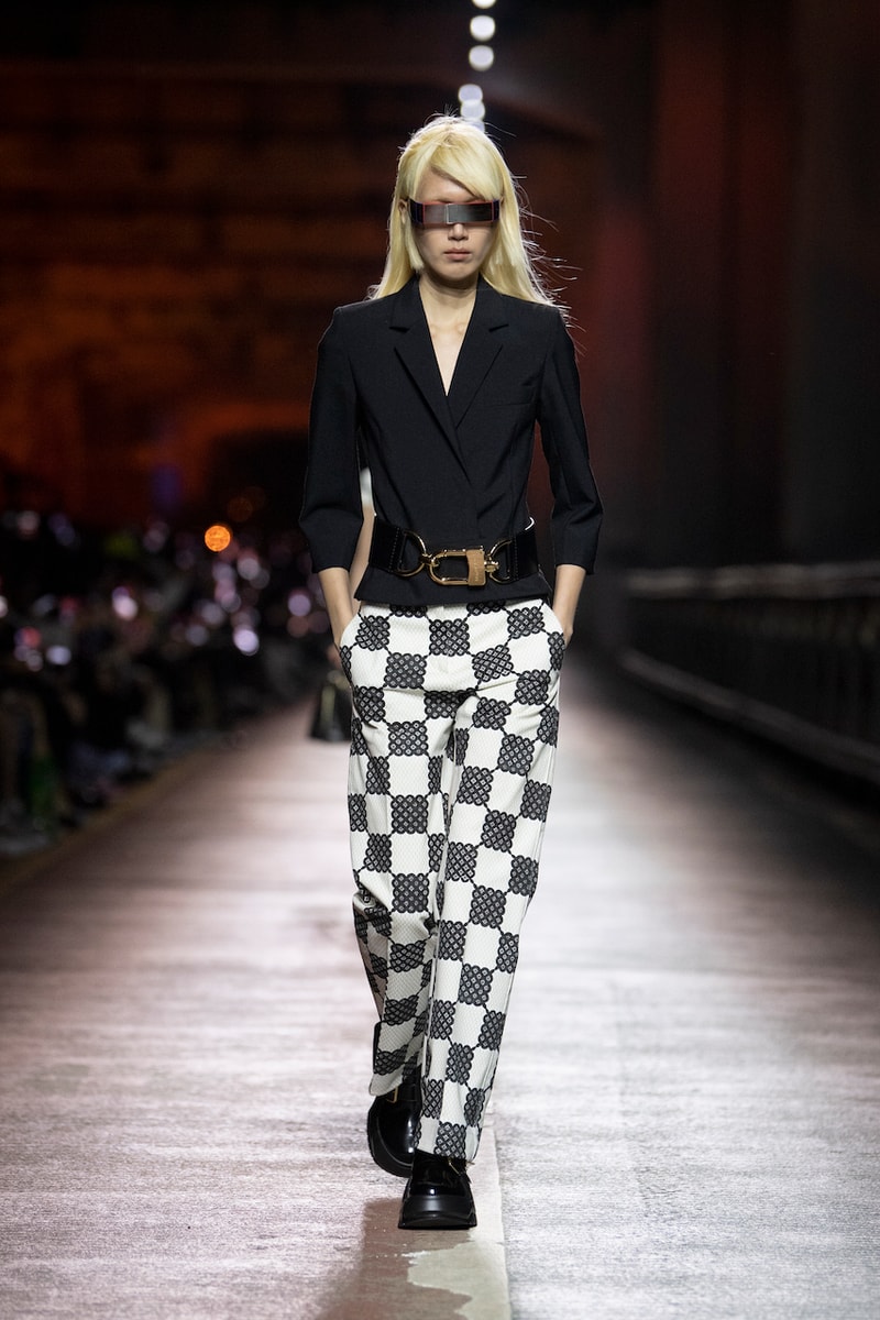首次登陸韓國首爾!Louis Vuitton 2023 早秋女裝系列時裝大秀正式登場