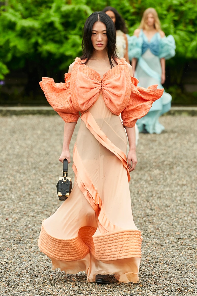 Louis Vuitton 正式發佈 2024 早春女裝系列大秀