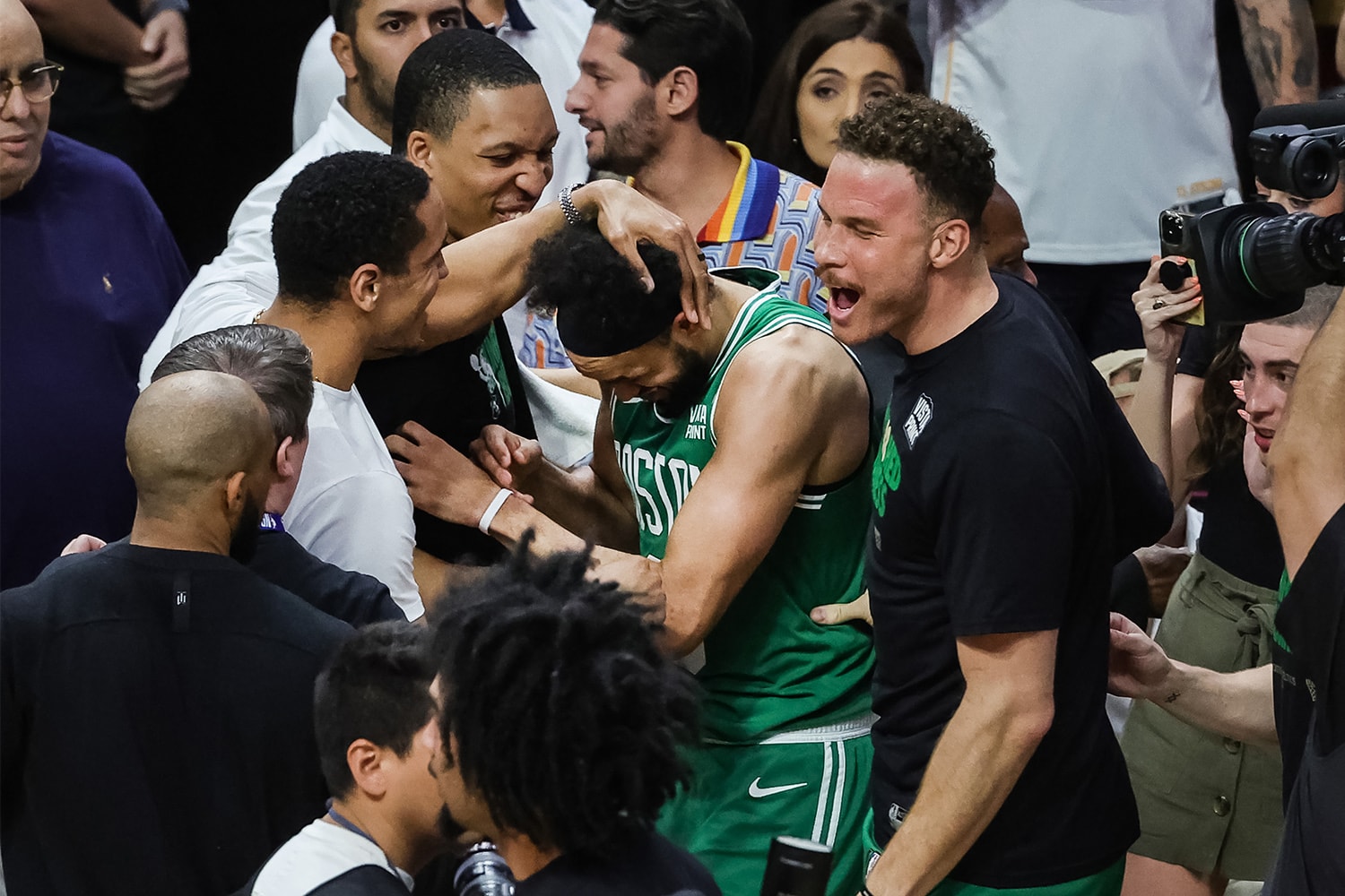 Derrick White 神奇補籃絕殺！Boston Celtics 擊敗 Miami Heat 將系列賽逼進第 7 戰