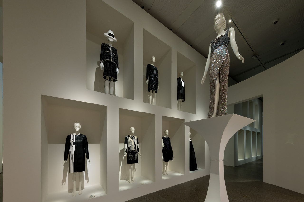 率先走進紐約大都會博物館《Karl Lagerfeld: A Line of Beauty》回顧展覽