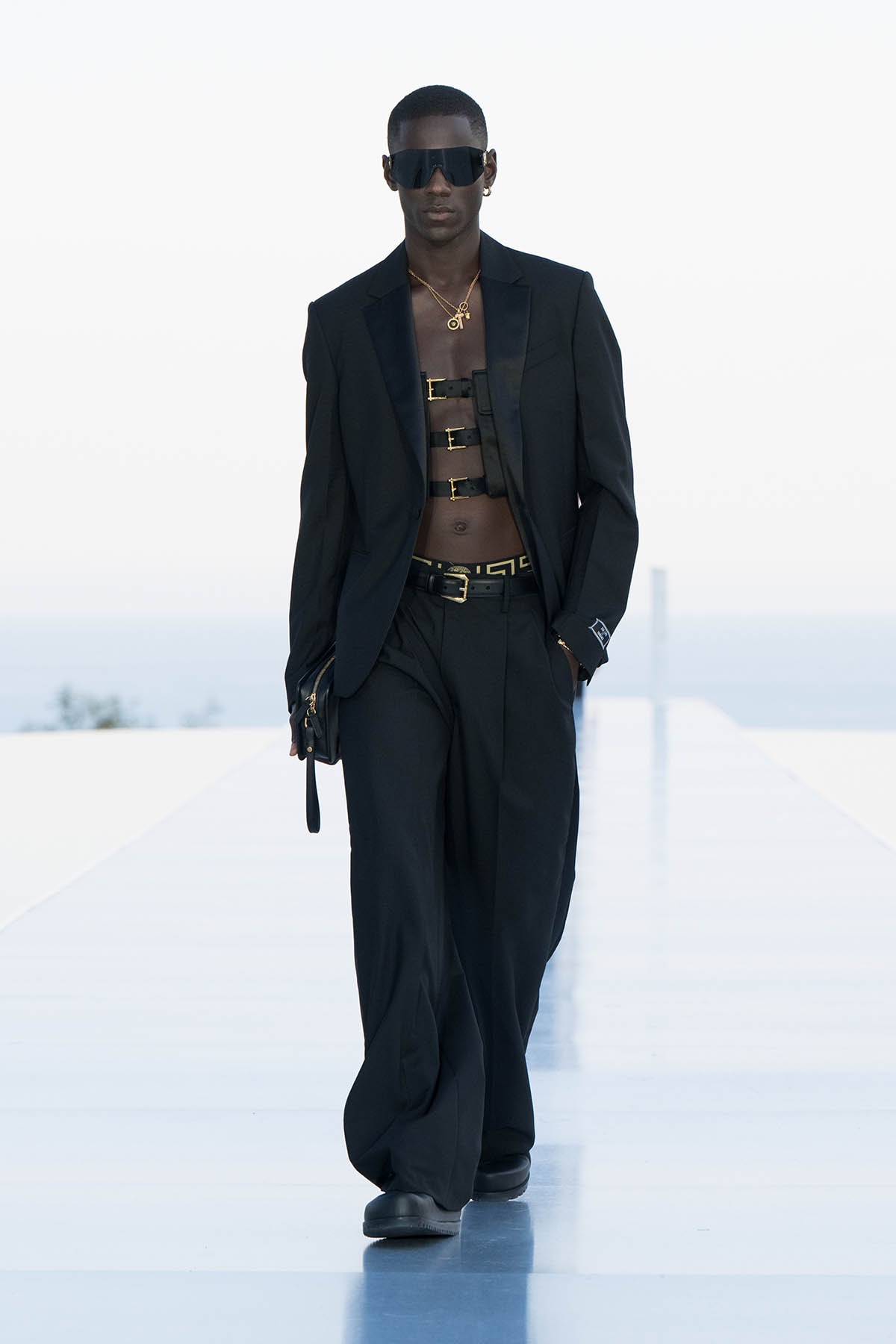 Versace x Dua Lipa 2023 最新女裝系列「La Vacanza」正式登場