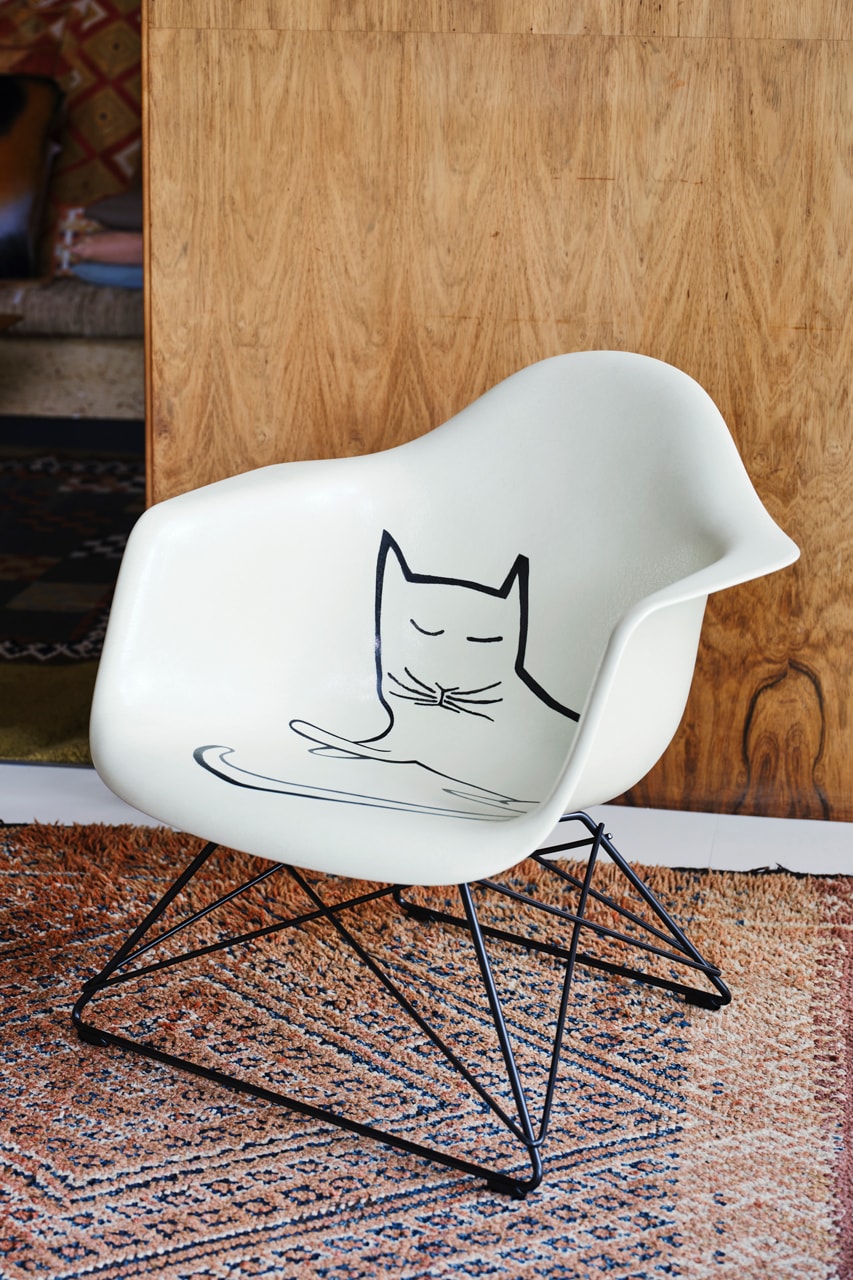 飾有漫畫家 Saul Steinberg 手繪貓咪圖案 Eames 扶手椅限量推出 500 張