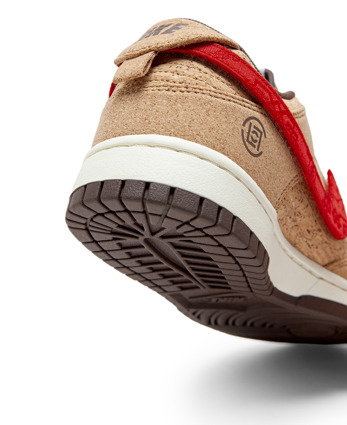 以軟木物料打造！CLOT x Nike Cork Dunk 最新聯名鞋款正式登場