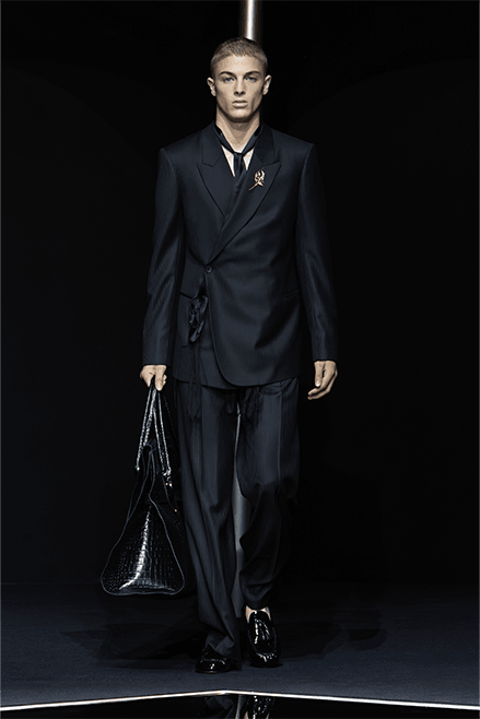 Emporio Armani 2024 春夏男裝系列大秀「The Essence Of The Night」正式登場