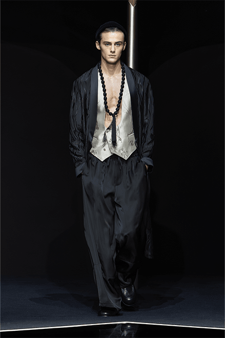 Emporio Armani 2024 春夏男裝系列大秀「The Essence Of The Night」正式登場