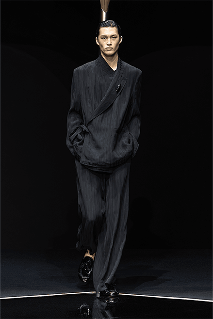 Emporio Armani 2024 春夏男裝系列大秀「The Essence Of The Night」正式登場