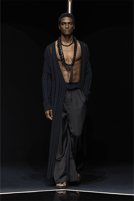 Emporio Armani 2024 春夏男裝系列大秀「The Essence Of The Night」正式登場