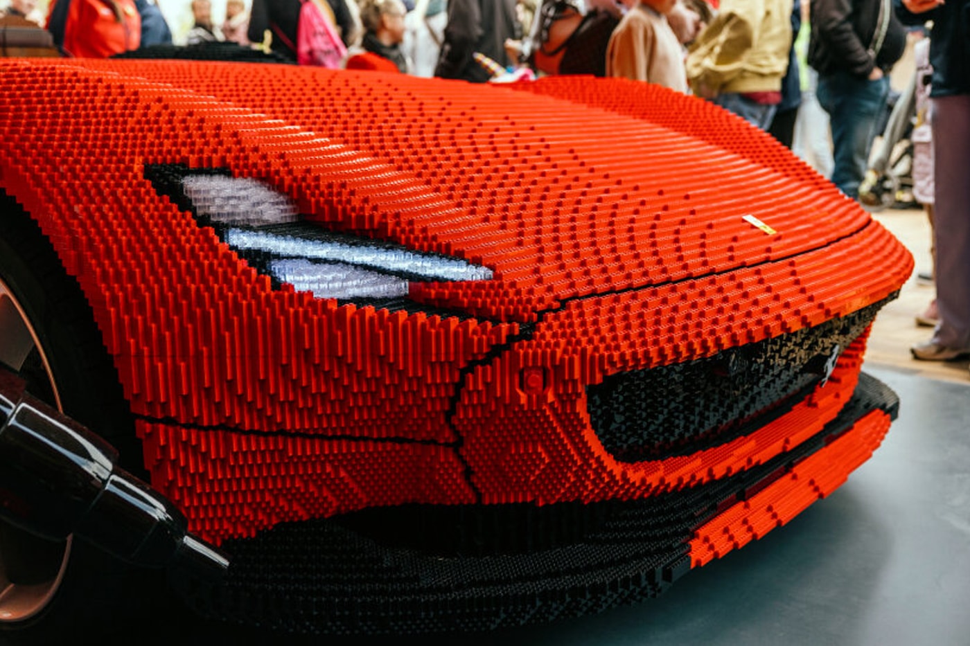 LEGO 實體化 1:1 尺寸 Ferrari 單座超跑 Monza SP1 積木模型