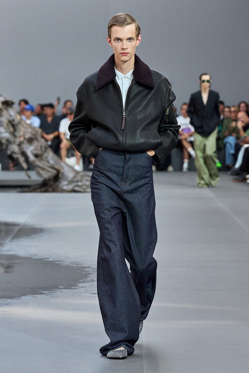 Hypebeast 直擊 LOEWE 2024 春夏男裝系列大秀後台