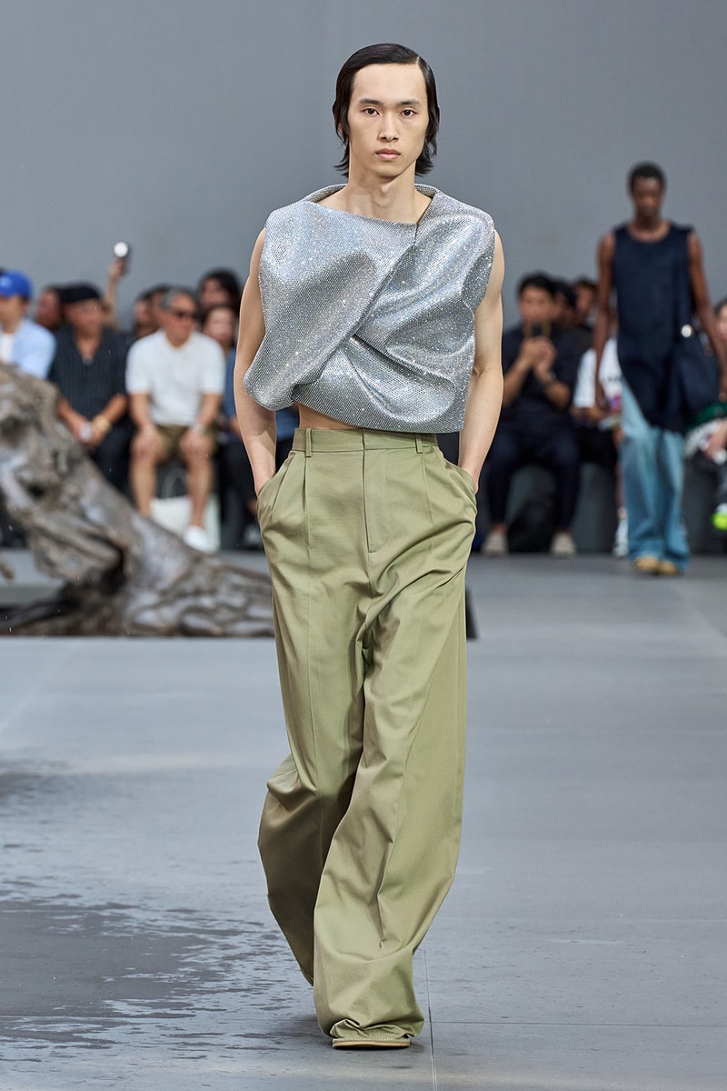 Hypebeast 直擊 LOEWE 2024 春夏男裝系列大秀後台