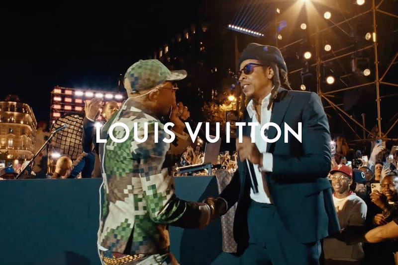 觀賞 Pharrell 與 JAY-Z 於 Louis Vuitton 2024 春夏系列大秀同台獻唱畫面