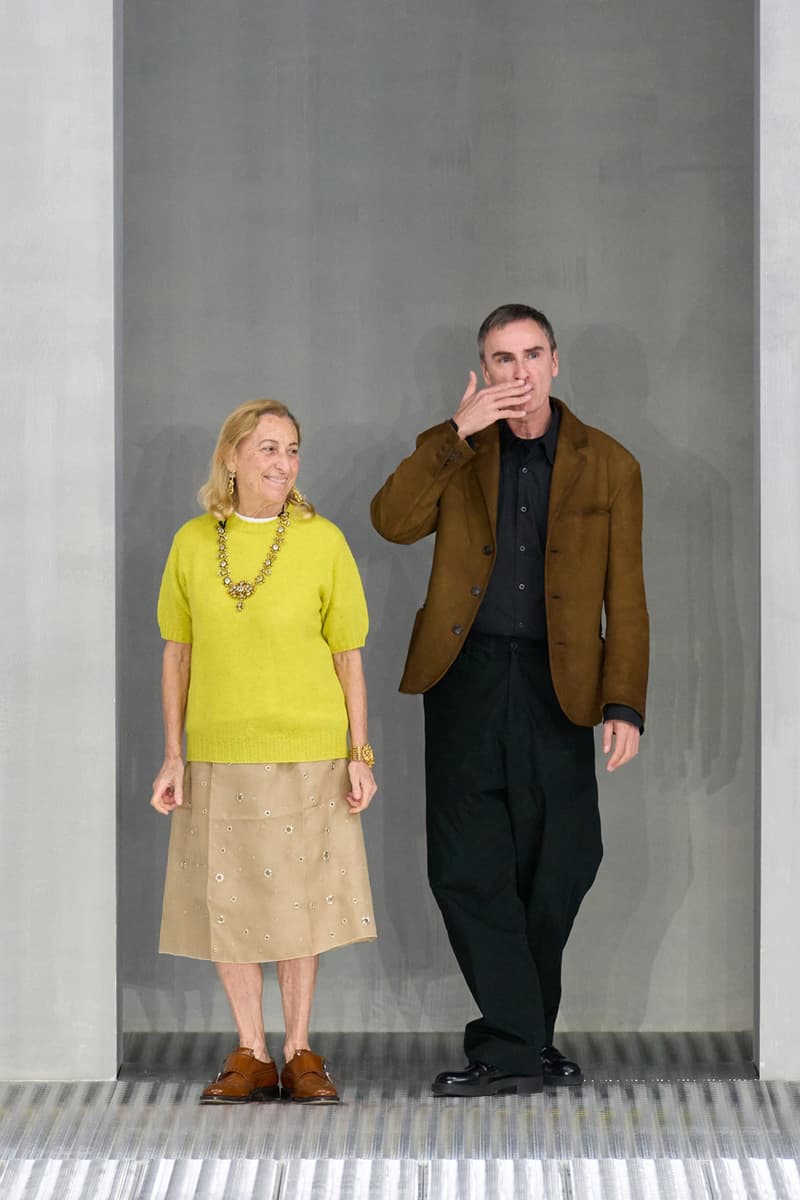 Raf Simons 與 Miuccia Prada 共同打造 Prada 2024 最新男裝系列大秀 《Fluid Form》