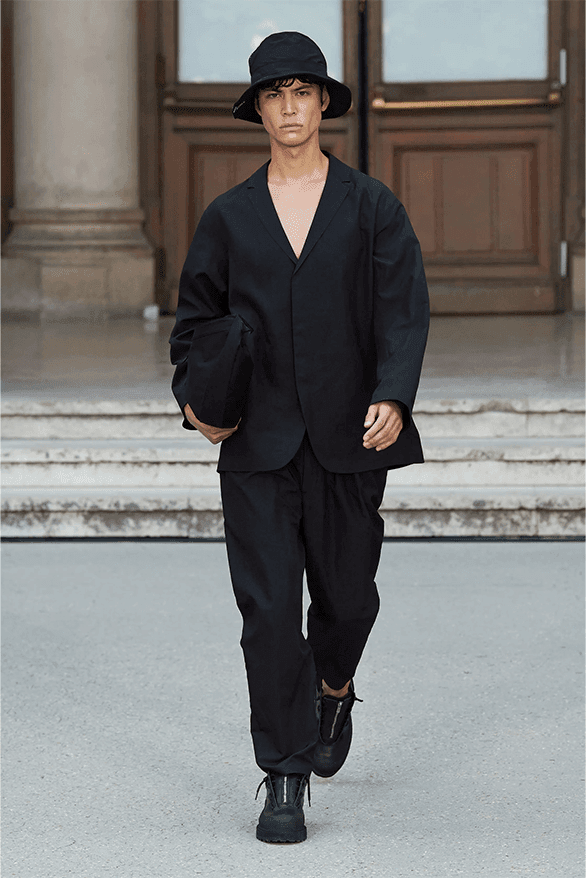 White Mountaineering 正式發佈 2024 春夏男裝系列大秀
