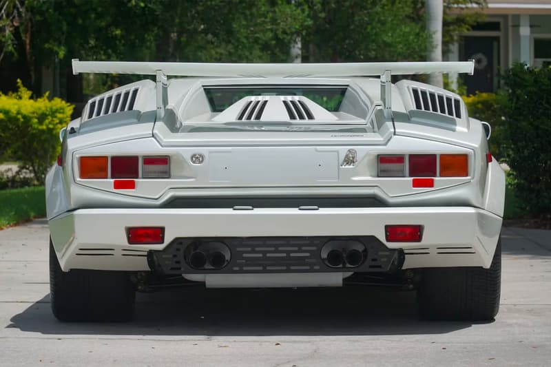 1989 Lamborghini Countach 25 周年紀念車型正式展開拍賣