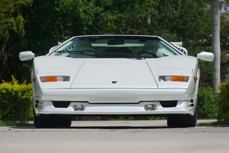 1989 Lamborghini Countach 25 周年紀念車型正式展開拍賣