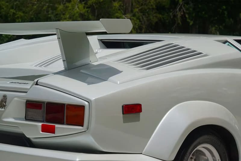 1989 Lamborghini Countach 25 周年紀念車型正式展開拍賣